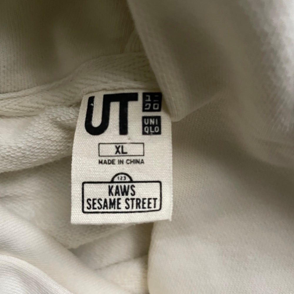 KAWS Sesame Street Graphic Hoodie Mens XL White Uniqlo UT - Picture 4 of 10